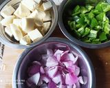 A picture of step 1 of Kadai Paneer.