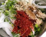 Hình bước làm 1 của món Salad dưa leo - maangchi