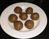 "गुळ शेंगदाणे लाडू"(Gul Shengdane Ladoo Recipe In Marathi) रेसिपी स्टेप 3 फोटो 