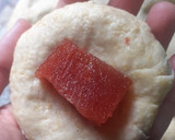 Foto del paso 3 de la receta: Pancitos con harina de maíz rellenos con dulce de membrillo💜