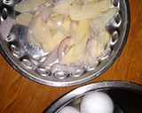 A picture of step 1 of Spanish omelet.