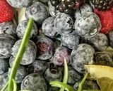 Une image de l'étape 1 de Confiture fruits rouges romarin.