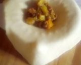 A picture of step 2 of How to use meat pie cutter.