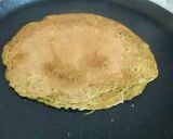 A picture of step 3 of Oats & Green Moong Sprouts dosa.