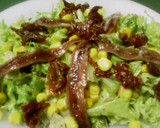 Foto del paso 4 de la receta: Ensalada con anchoas y tomates secos en aceite