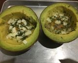 Foto langkah ke 2 dari resep Telur Dalam Alpukat Panggang.