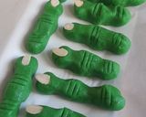 Foto del paso 2 de la receta: Dedos de zombie