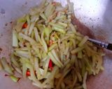 Foto langkah ke 3 dari resep Tumis labu siam pedas manis.