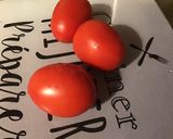 Une image de l'étape 3 de Salade de tomates, trevisana, feta et dulce sauce olive, ciboulette.