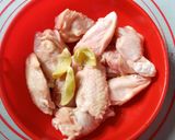 Foto langkah ke 1 dari resep Chicken Wings a la Pizza Hut.