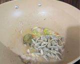 Foto langkah ke 3 dari resep Tumis Pare Teri.