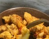 A picture of step 9 of Cauliflower and Prawns Masala Curry 🍛.