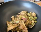 Foto del passaggio 5 della ricetta Farfalle carciofi e speck