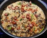 Foto del paso 4 de la receta: Arroz con panceta y champiñones