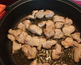 Foto del paso 1 de la receta: Pollo en salsa con espinacas y champiñones