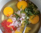 Foto langkah ke 1 dari resep Telur Gulung Cabe Bawang.