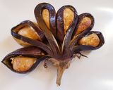 Foto del passaggio 4 della ricetta Fiori di melanzane