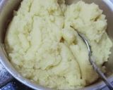 Foto langkah ke 1 dari resep Soes Kering Keju.