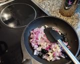 Foto del paso 2 de la receta: Pochas con calabaza y almejas en salsa