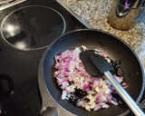 Foto del paso 2 de la receta: Pochas con calabaza y almejas en salsa