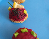 Foto del paso 5 de la receta: Canapés veganos con hummus de beterraga
