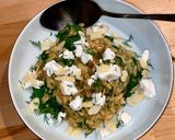 Une image de l'étape 4 de [ONE POT] Orzo aux épinards & duo de fromages frais.