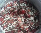 Foto del paso 5 de la receta: Tarta sin horno de Oreo con frutillas y crema