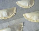 Foto del paso 6 de la receta: Empanadillas con pesto, mozzarella y tomate