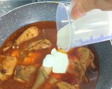 Foto langkah ke 4 dari resep Gulai Ayam Kampung Bumbu Praktis.