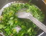A picture of step 3 of पालक शिमला मिर्च की साग.