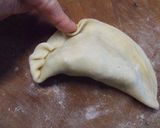 Foto del paso 2 de la receta Empanadas de salchichas parrilleras y chorizos criollos
