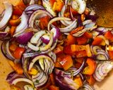 Zöldséges sertéstarja 🥕🫑🥔🧅🧄 recept fázis 2 fotója