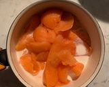 Foto del passaggio 2 della ricetta Gelato al melone 🍈