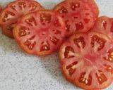 Foto del paso 3 de la receta: Ensalada de caballa,tomate, espinacas y vinagreta de espirulina