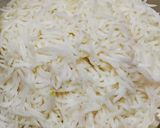 A picture of step 1 of Arroz Verde (Mexican green rice).