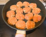 Foto langkah ke 2 dari resep Chicken Tsukune.