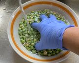 Foto del paso 1 de la receta: Guandules verdes guisados con leche de coco 🥥