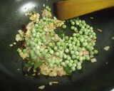 A picture of step 3 of Semolina Peas Upma.