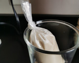 Foto del paso 2 de la receta: Bolis de cacahuate y leche de almendra
