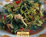 Foto langkah ke 8 dari resep Oseng daun dan bunga pepaya gantung.