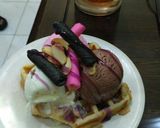 Foto langkah ke 4 dari resep Waffle yummy.