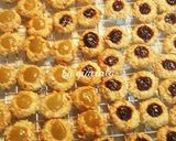 Foto langkah ke 6 dari resep Peanut cookies with jam (jam Thumbprint).