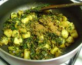 A picture of step 5 of Aloo Methi.