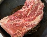 Foto del paso 1 de la receta: Bondiola de Cerdo a la Cerveza (desmechada)