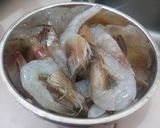 Gambar langkah 2 resipi Mee goreng udang.