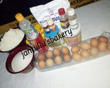 A picture of step 1 of Vanilla fondant cake.