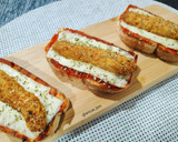 Foto del paso 5 de la receta: Tosta de pollo crujiente con sobrasada y queso