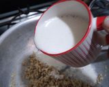 A picture of step 3 of Fruity porridge.