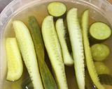صورة لخطوة 1 من وصفة الخيار المخلل 🥒