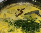 Foto langkah ke 4 dari resep Gulai kuning ikan dan pucuk ubi.